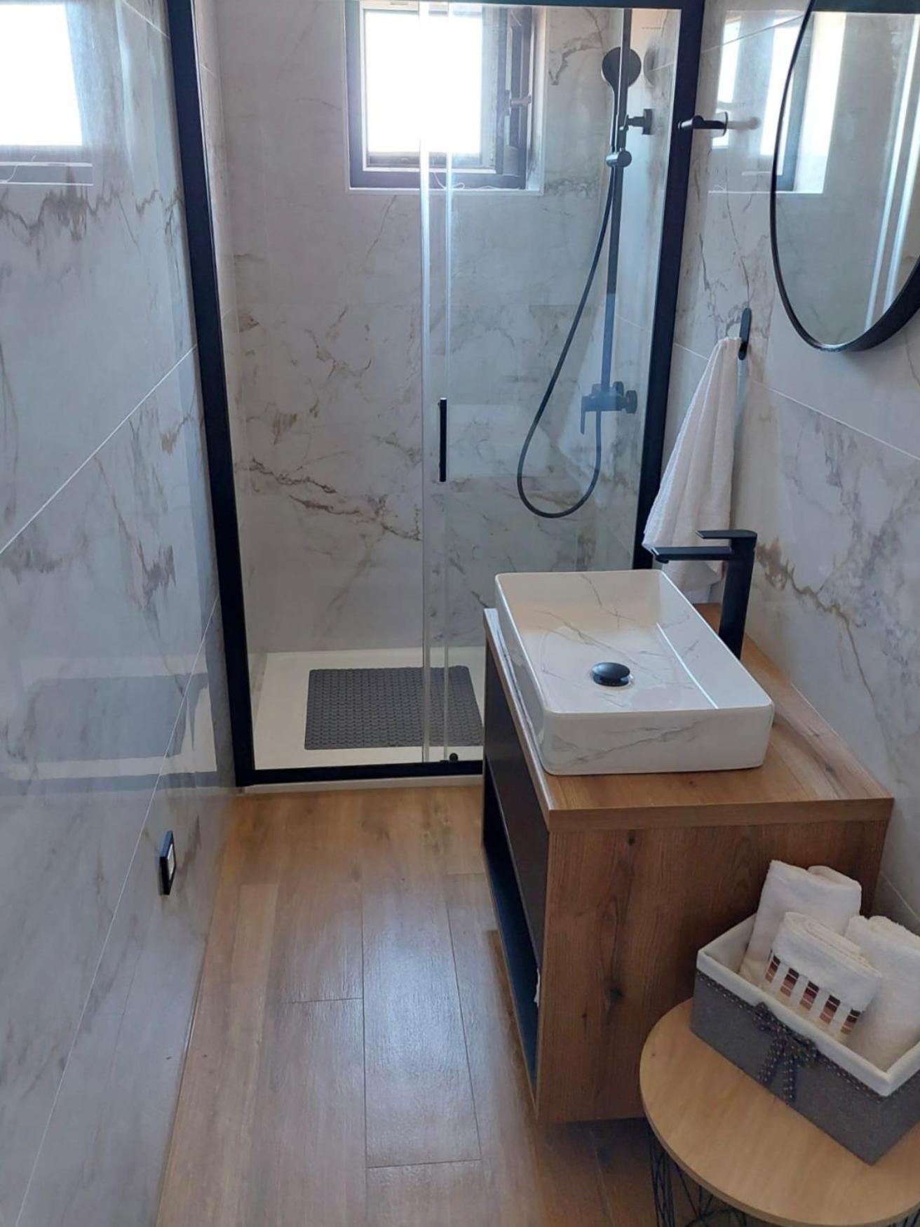 Apartmani Karla Paklenica Stari Grad Kültér fotó