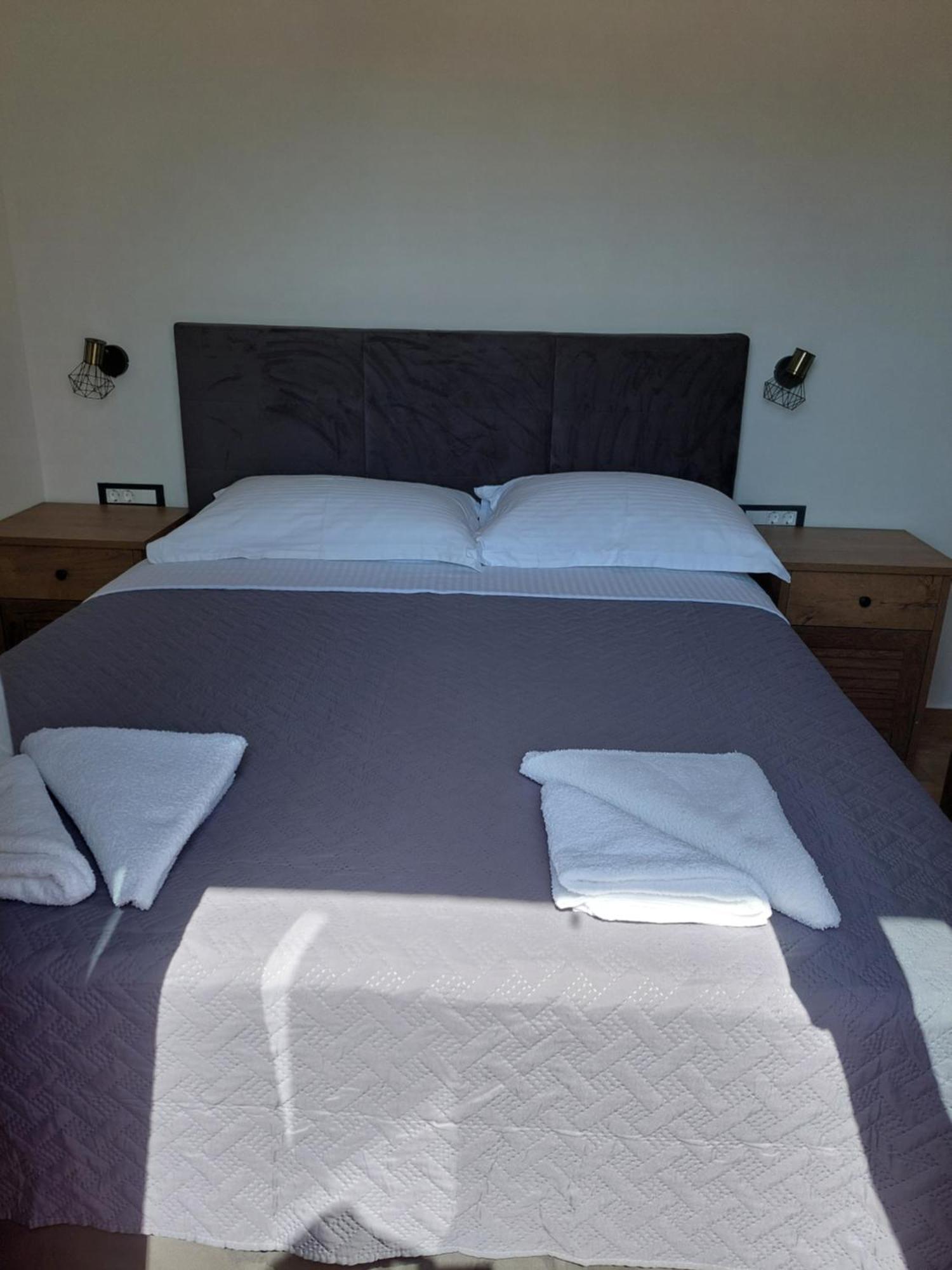 Apartmani Karla Paklenica Stari Grad Kültér fotó