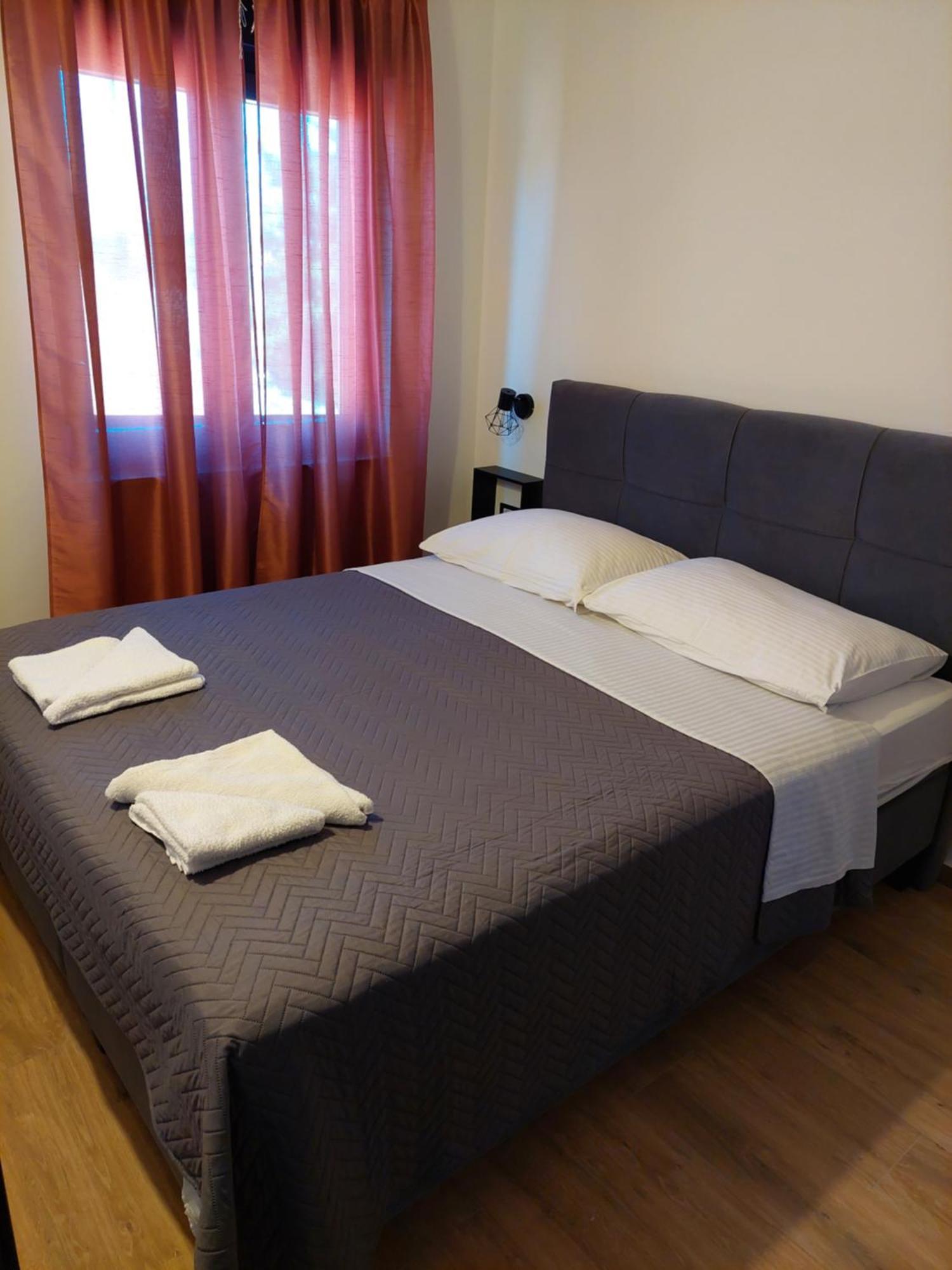 Apartmani Karla Paklenica Stari Grad Kültér fotó