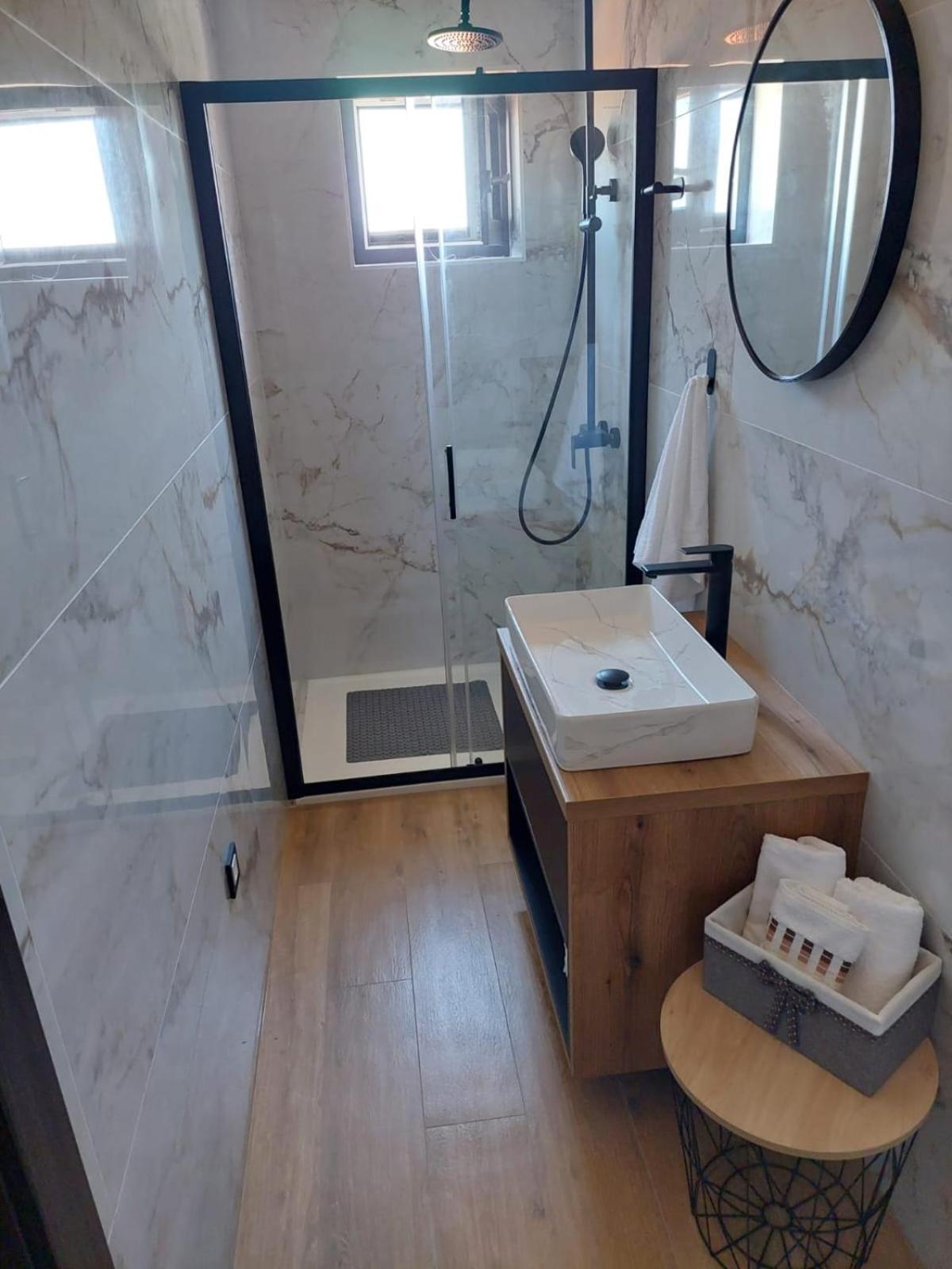 Apartmani Karla Paklenica Stari Grad Kültér fotó